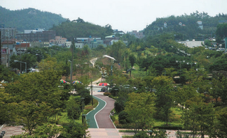 철도폐선부지 활용 웰빙공원 조성(버스터미널 앞 2011년)