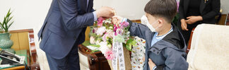 (05.08.시장실) 어버이날 서부유치원 원생 시장실 방문