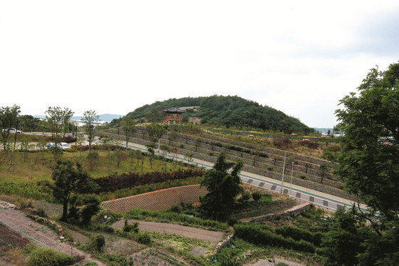 2011년에 촬영한 유달산 경광단지 공사후의 모습