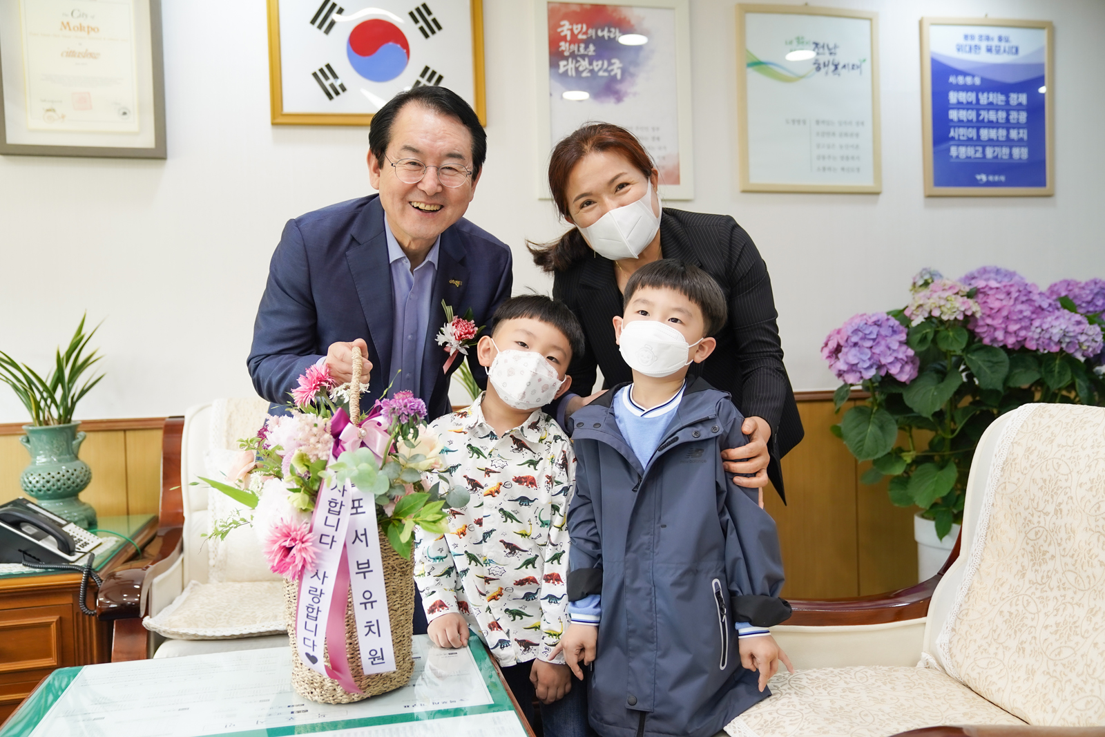 (05.08.시장실) 어버이날 서부유치원 원생 시장실 방문