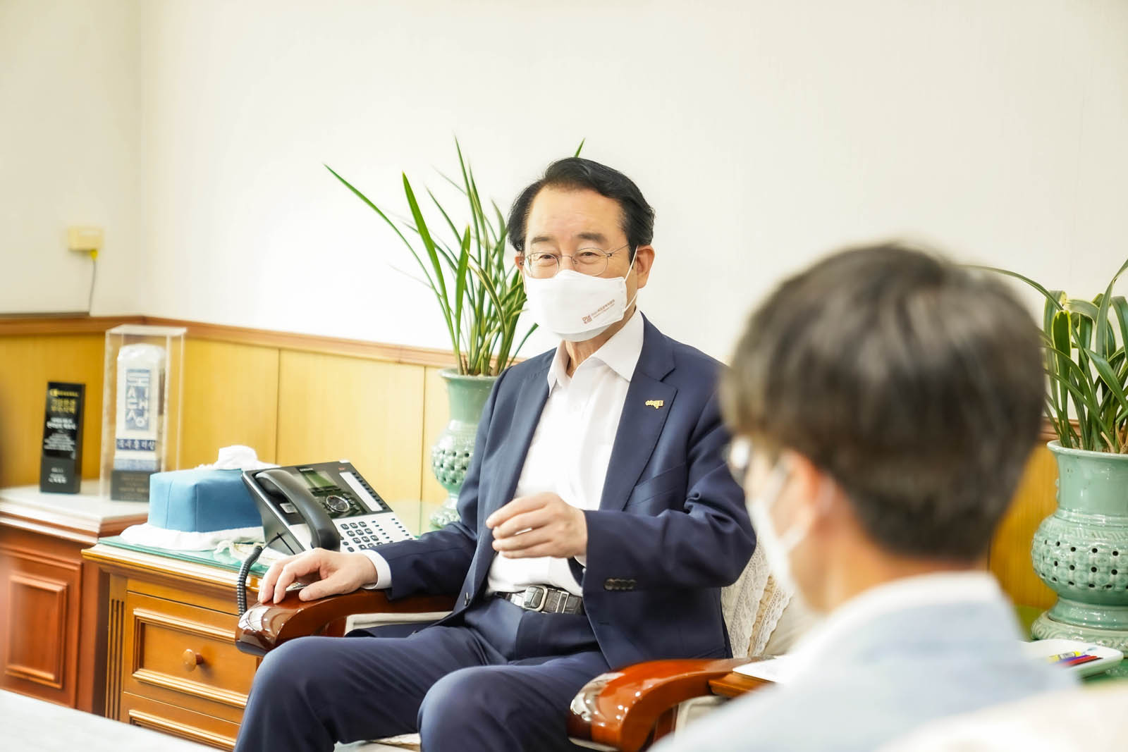 담화 중인 시장님 사진