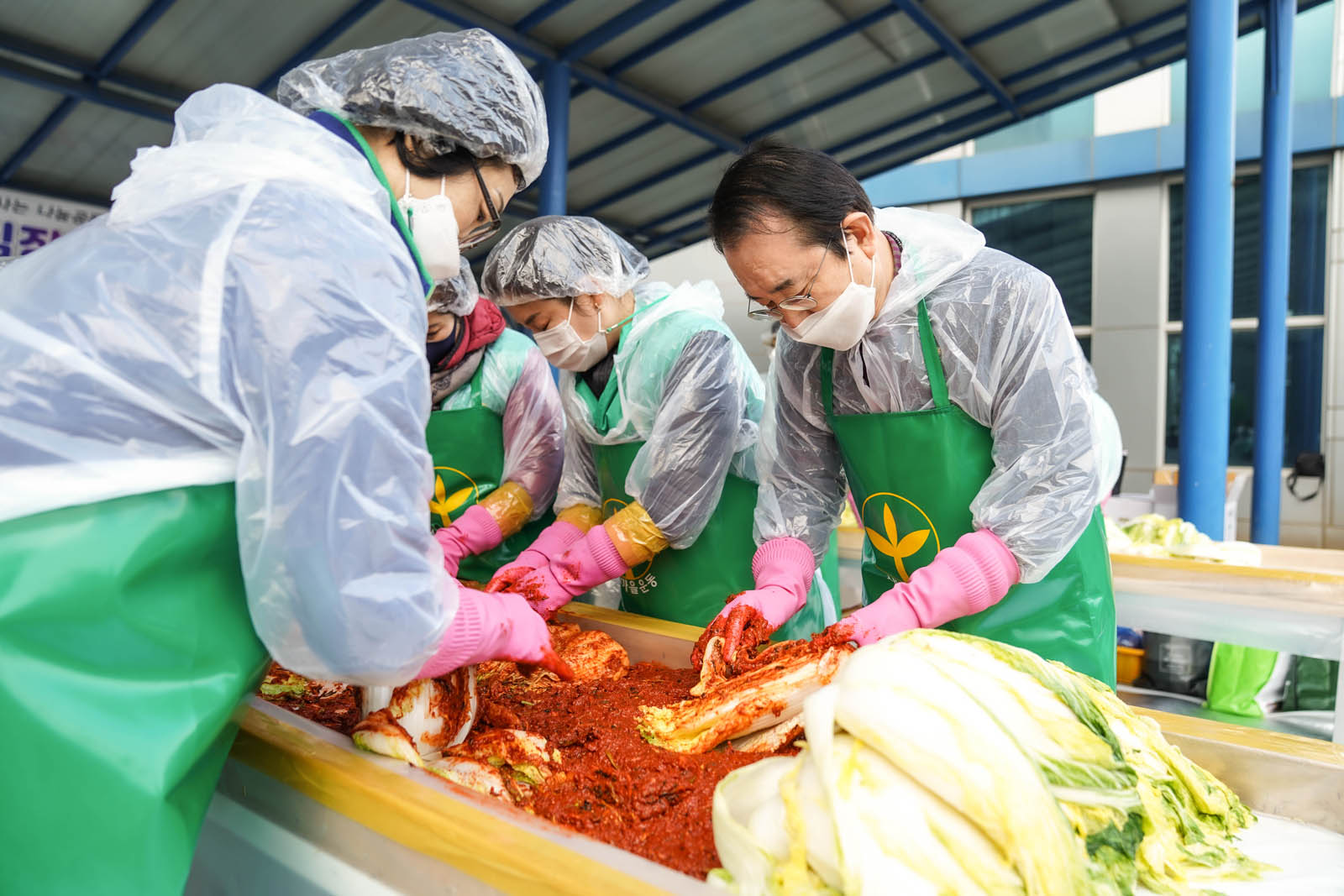 (11.24.서남권수산물유통센터) 새마을부녀회 김장김치 나눔행사