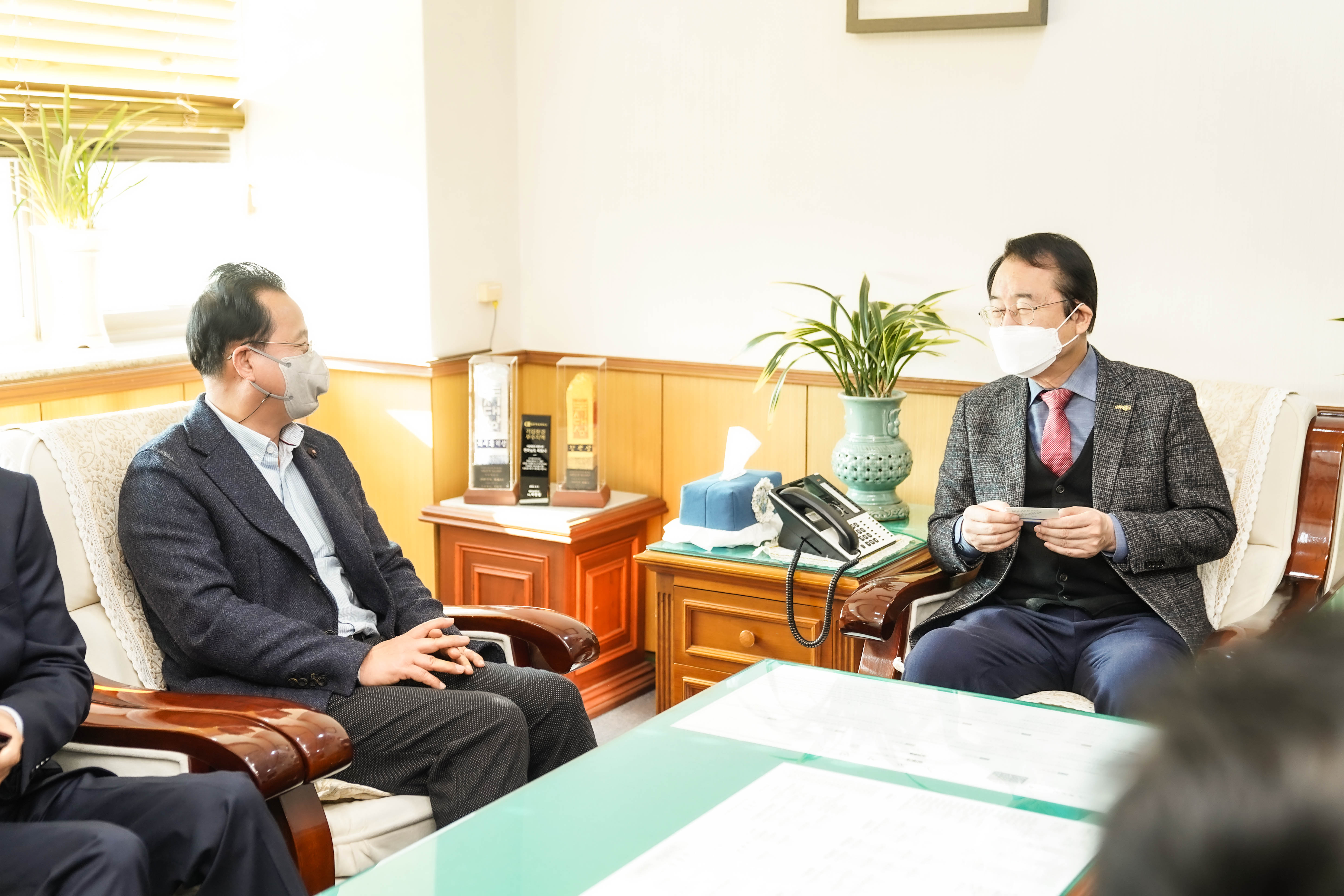 (12.06.시장실) 세금바로쓰기 납세자운동 예산운영평가 최우수지자체 대상 시상식