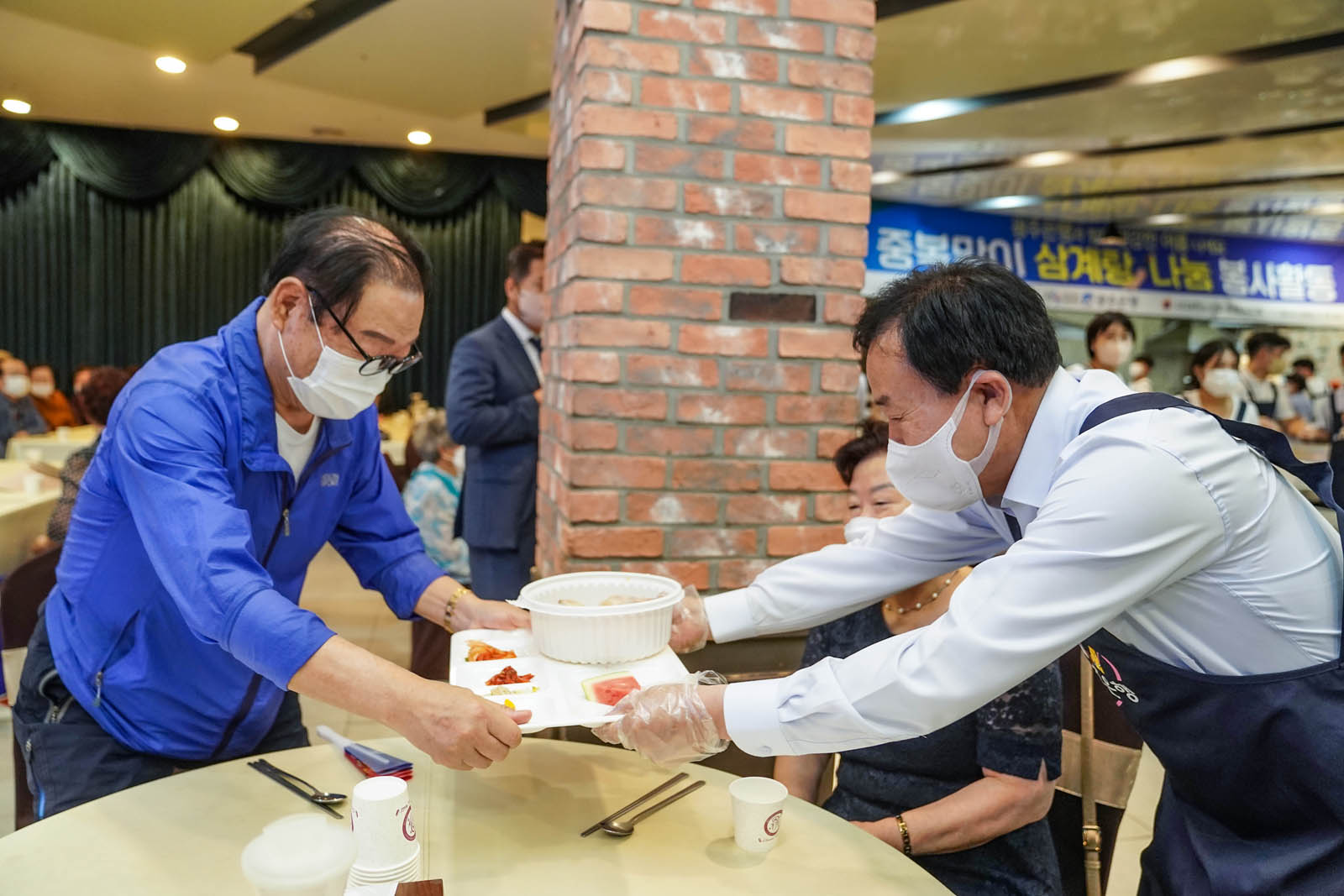 (07.26.에메랄드웨딩홀) 광주은행 삼계탕 나눔행사