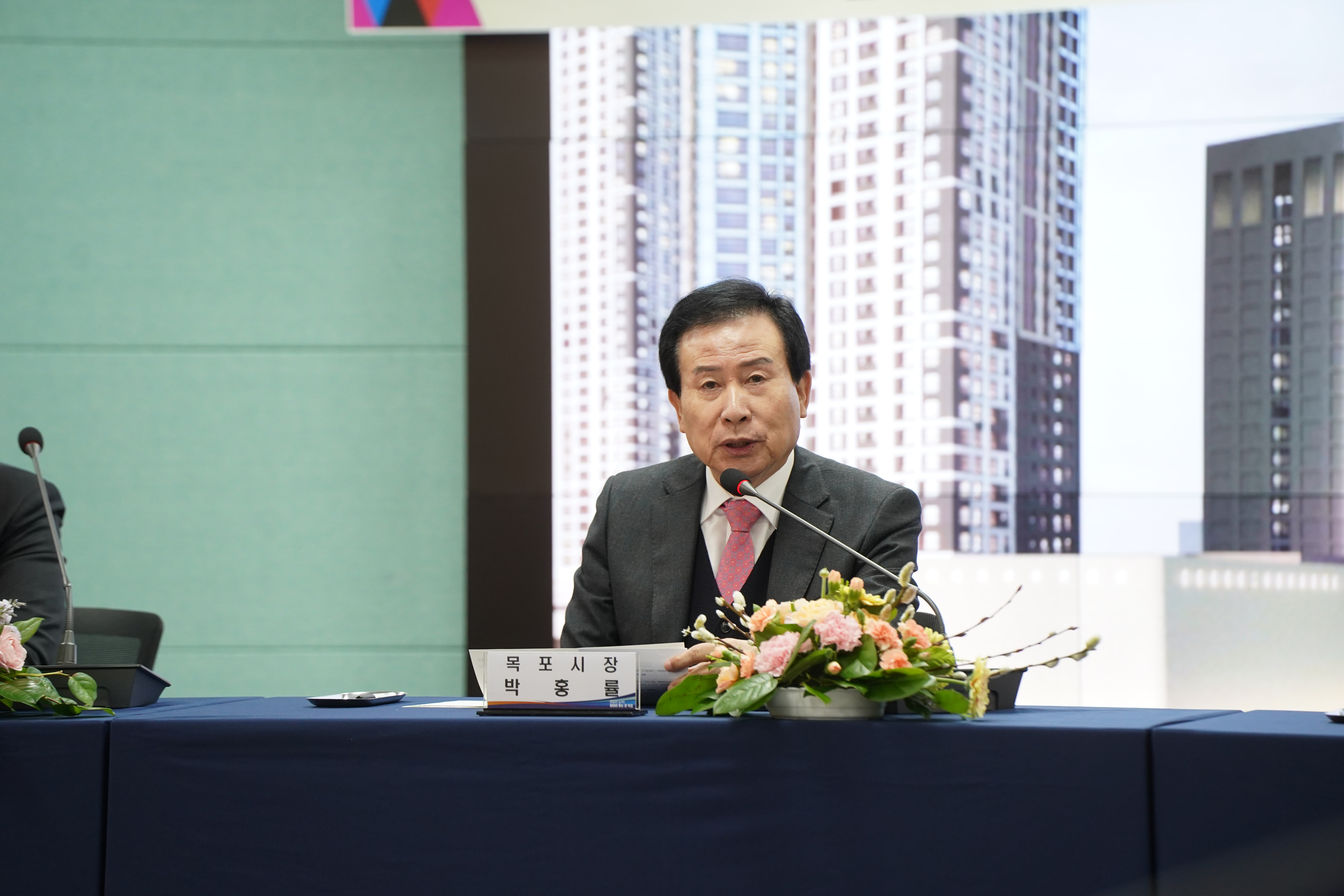 말하고있는 목포시장 박홍률 독백사진